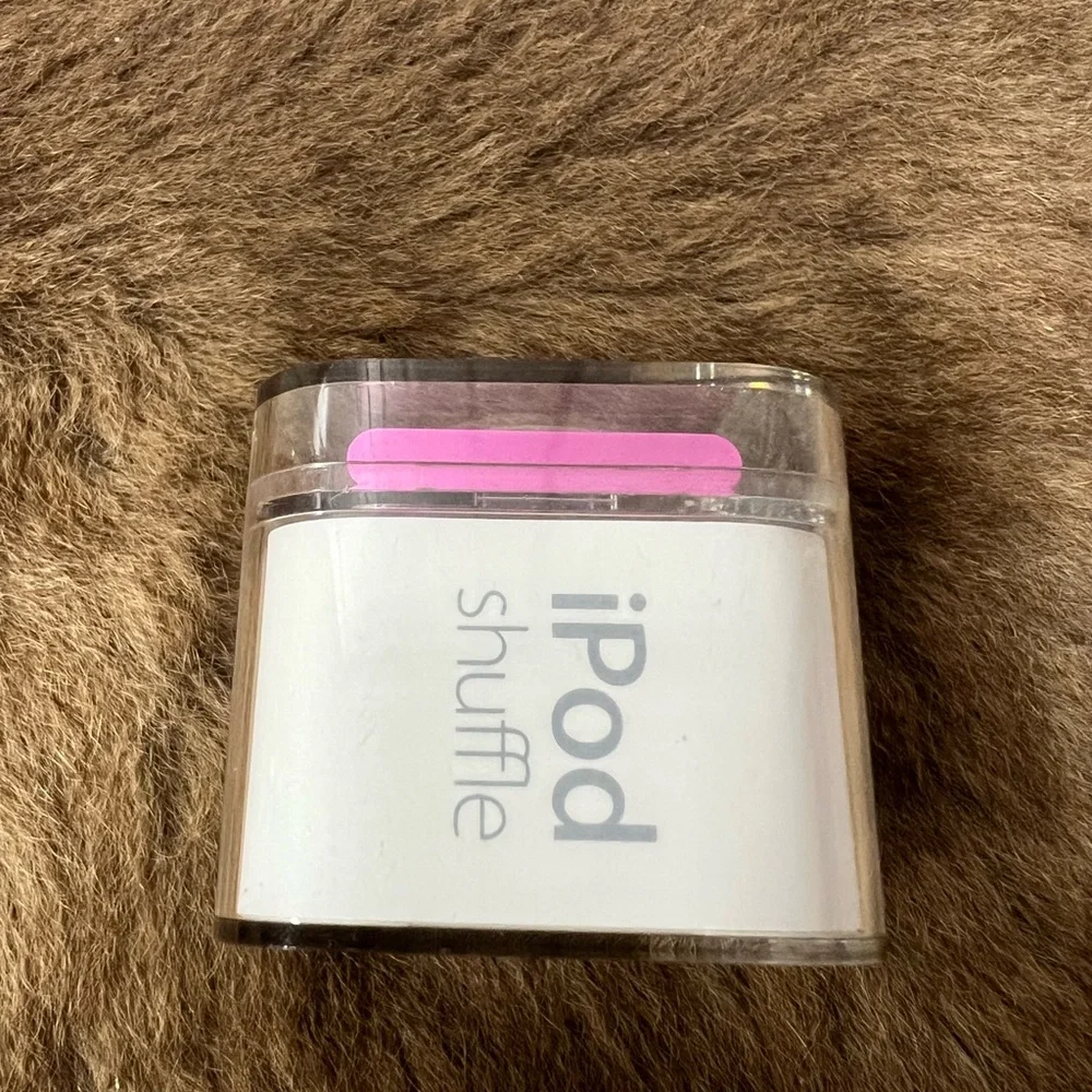 Y2K Apple IPod Shuffle 2gb NWT